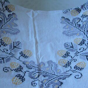 Vintage 40"x60" linen table cloth fall themed
